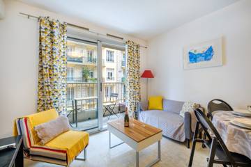 Gîte pour 4 personnes, avec balcon à Nice