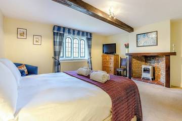 Cottage for 11 People in Tilney Saint Lawrence, Norfolk, Photo 1