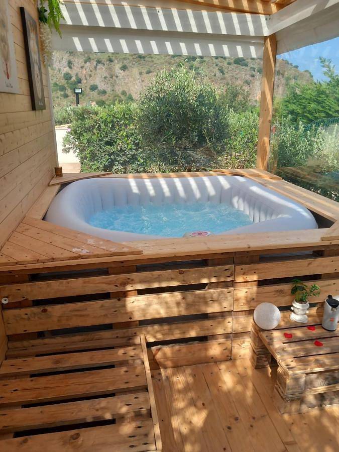 Appartement entier, Two-Bedroom House in Capaci, Province de Palerme
