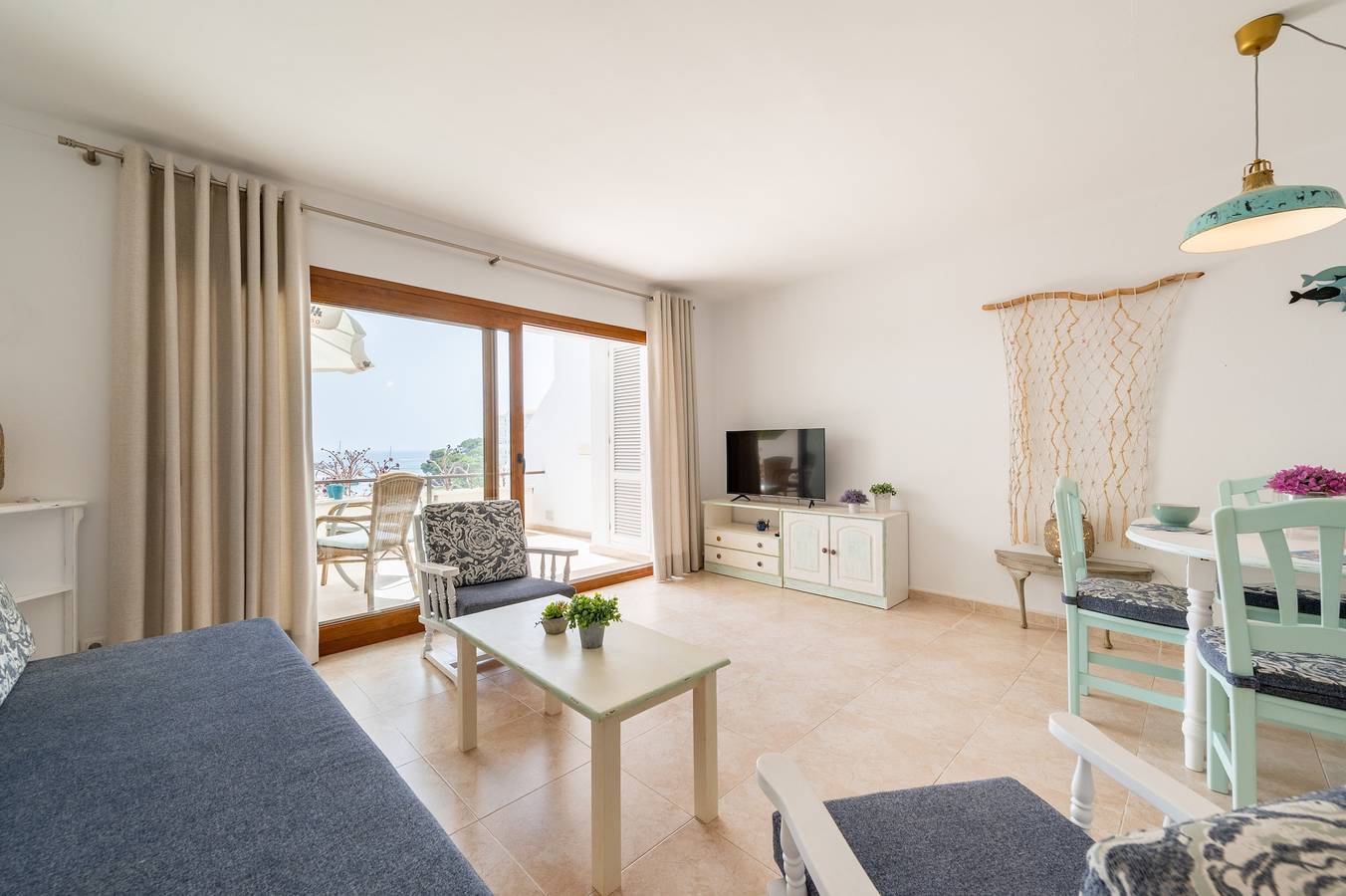Ganze Wohnung, „Poseidonia“ mit Meerblick, Wlan und Klimaanlage (Touristensteuer inklusive) in Cala Serena, Felanitx