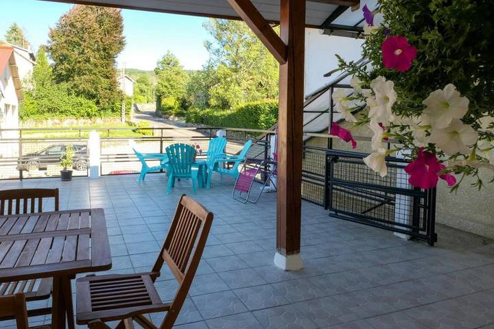 Gîte pour 6 personnes, avec Balcon à Arinthod
