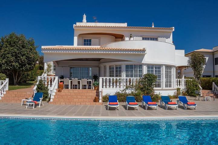 Villa für 16 Personen, mit Garten - 1