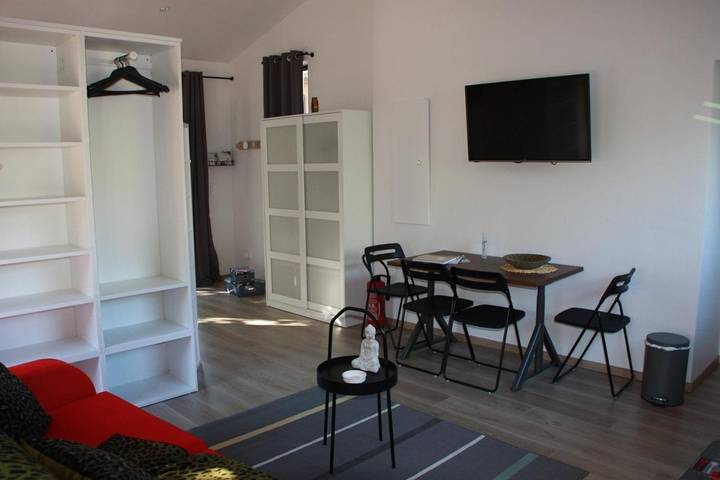 Location de vacances pour 4 personnes, avec piscine ainsi que jardin et vue à Le Puy-Sainte-Réparade - 3