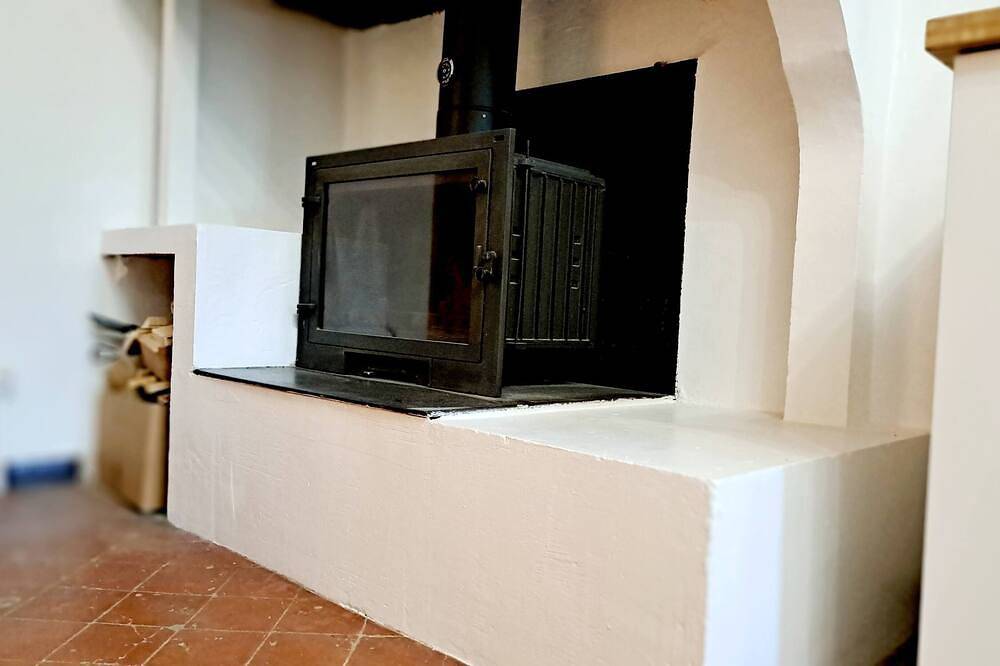 Apartamento entero, Casa Tramuntana offers spacious, bright and comfortable living space. in Tautavel, Parque Natural Regional Corbières-Fenouillèdes