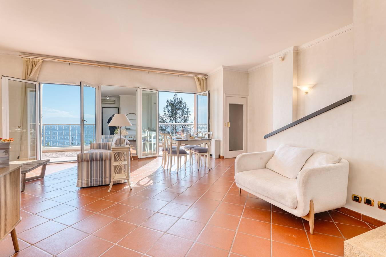 Private Pool Villa Beside Monaco in Beausoleil, Nizza Region