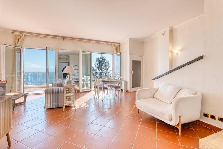 Location de vacances pour 10 personnes, avec piscine ainsi que terrasse et vue sur l’océan à Beausoleil - 4