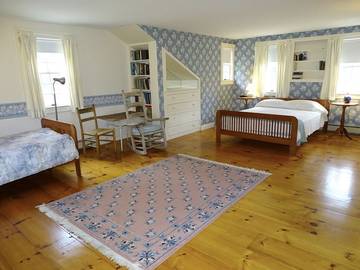 Vacation Home for 28 Guests in Yarmouth (MA), Cape Cod, Picture 3