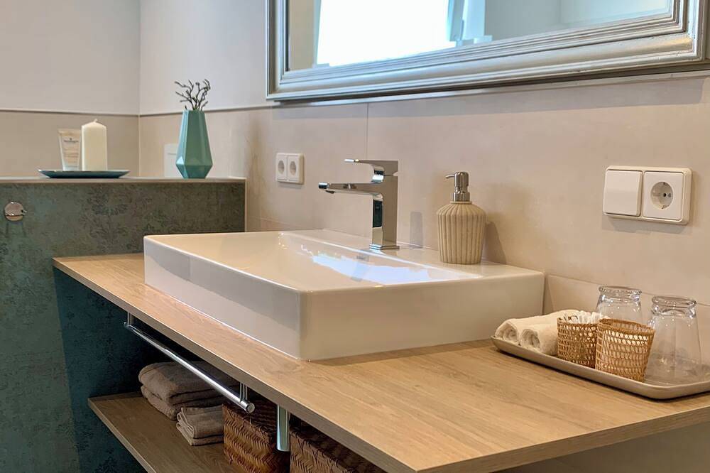 Ganze Wohnung, Stilvolle Ferienwohnung Panorama-Suite mit Top-Aussicht, Garten und Sauna in Kappelrodeck, Mittlerer Schwarzwald