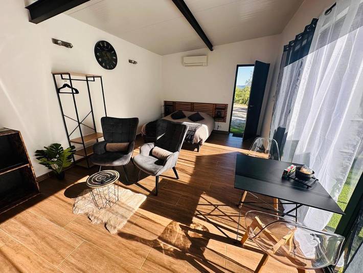 Gîte pour 2 personnes, avec jardin et vue, animaux acceptés à Gagnières - 4