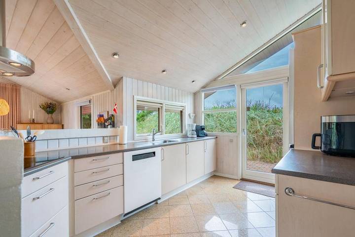 Charmantes Ferienhaus in Henne Strand - mit Sauna & Whirlpool in Henne, Varde