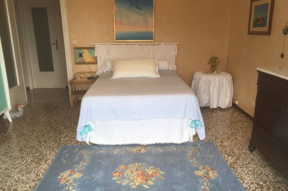 \"Do you want a corner of paradise\"? in Ospedaletti, Ospedaletti Gemeinde