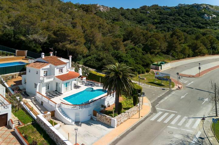 Apartamento para 8 personas, con terraza además de jacuzzi y jardín en Son Bou