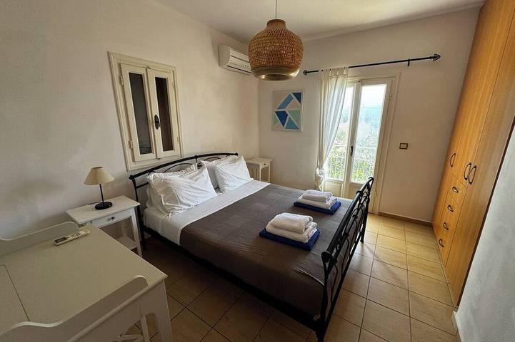 Four bedroom villa with private pool with stunning views and beautiful sunsets in Cefalonia