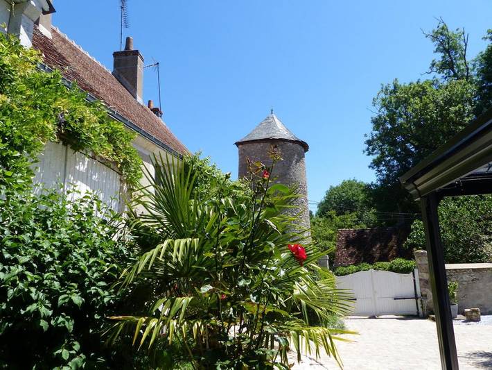 Gîte pour 5 personnes, avec jardin et vue, animaux acceptés à Courbouzon