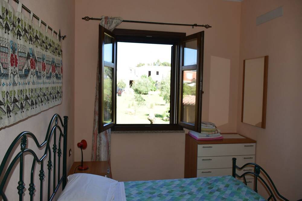 Ganze Wohnung, Ferienwohnung in villa mit Garten bis 5 Minuten vom Sandstrand in Lotzorai, Ogliastra Provinz