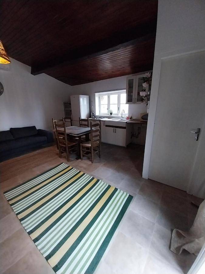 Location de vacances pour 2 personnes, avec piscine et terrasse à Chillac - 4