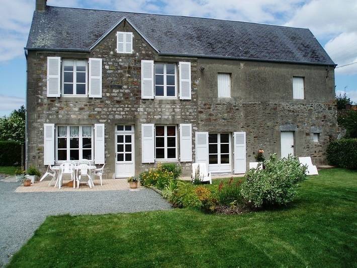 Gîte pour 6 personnes, avec terrasse et jardin, animaux acceptés à Annoville