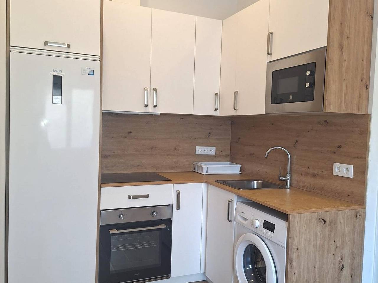 Apartamento vacacional entero, Charming Madrid Ciudad lineal - Coqueto estudio con Ac in Parque de las Avenidas, Madrid