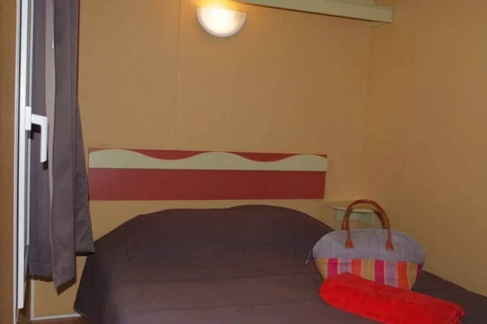 Camping 3 étoiles - Piscine - ccbaege in Saint-Mitre-les-Remparts, Istres region