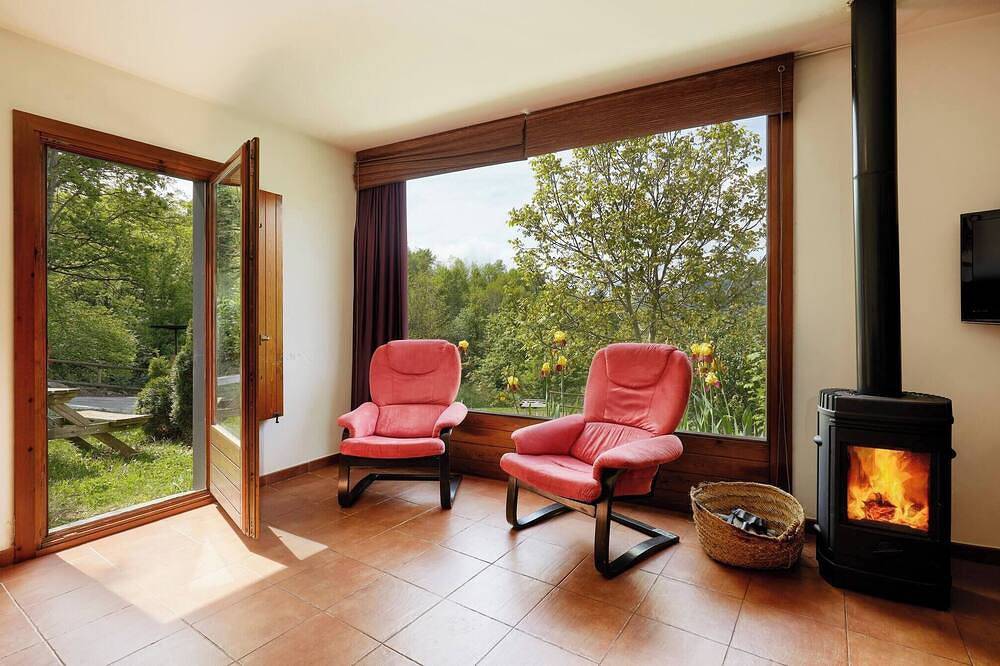 Rural House \"Cal Masover de Rocabruna\". in Rocabruna, Camprodon