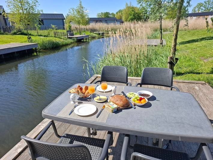 Chalet für 4 Personen, mit Terrasse und Garten sowie Seeblick und Ausblick in den Niederlande - 3