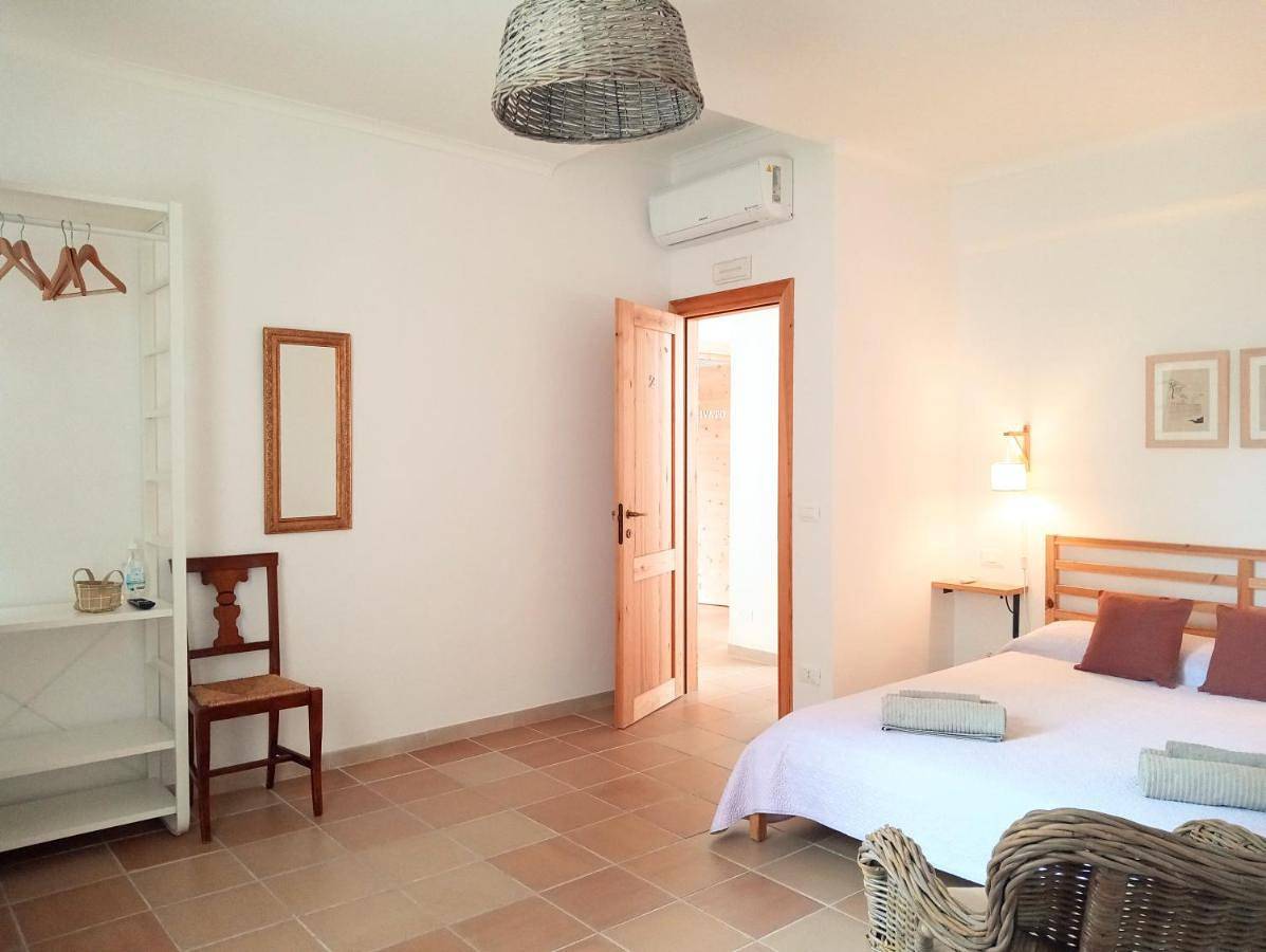 Large Double Room in Bordighera, Riviera di Ponente