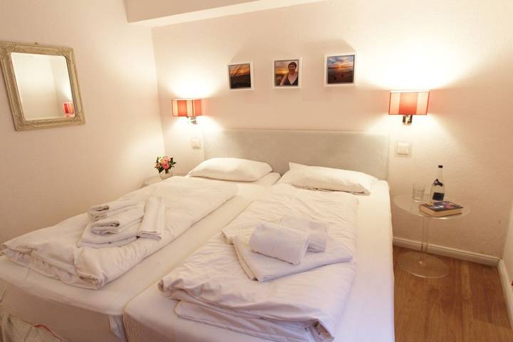 Ganze Wohnung, Hochwertig eingerichtetes Ferienappartement hinter den Dünen in Wenningstedt in Nordfriesische Inseln (Schleswig-Holstein) (Schleswig-Holstein), Wenningstedt