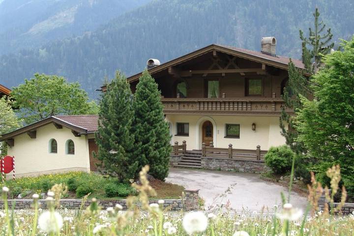 Ferienhaus für 25 Personen, mit Garten und Sauna