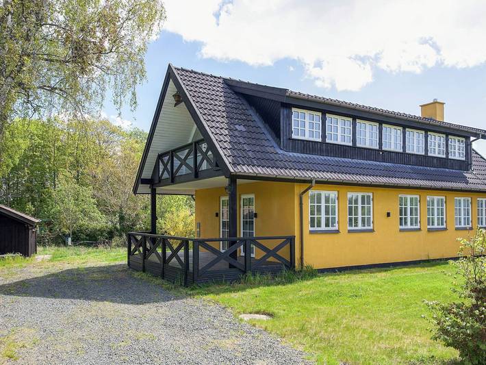 Ferieudlejning for 6 personer, med Balkon/Terrasse og Terrasse samt Have i Liseleje
