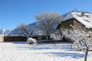 Chambre d’hôte pour 3 personnes, avec vue ainsi que jardin et piscine à Châteauroux-les-Alpes