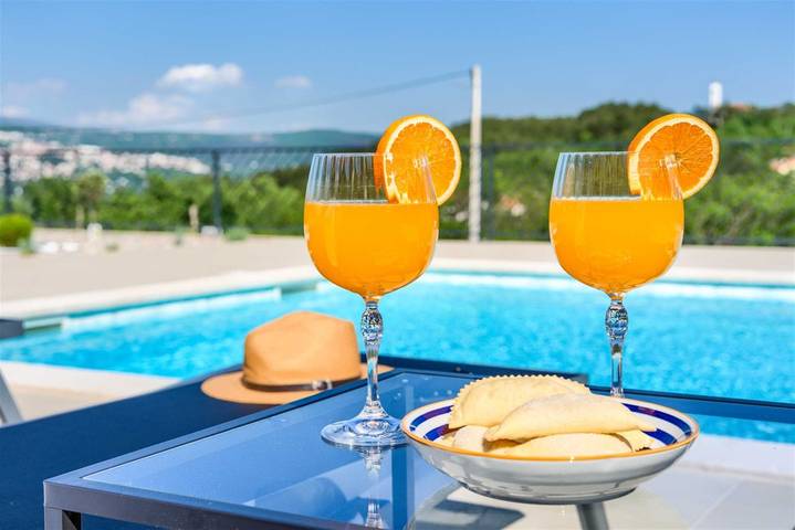 Villa Lagos - Pool, Spa, Jacuzzi und Red & Blue Lake in Imotski, Makarska Riviera