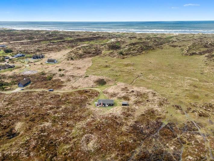 Ferienhaus auf einem "riesigen Dünengrundstück" gelegen – Regnspovevej 6 in Henne, Varde