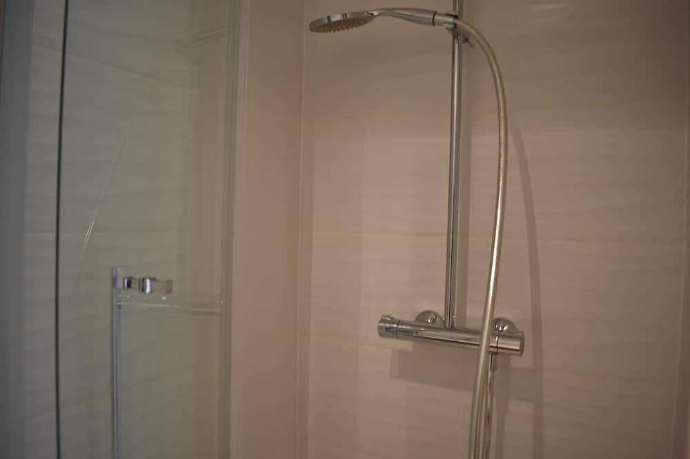 Ganze Wohnung, Bright Studio Apartment With High View in Paris, Ile de France