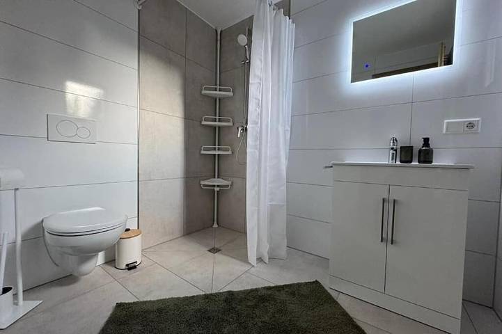 Rheiner Wohlfühlsuite mit Garten stadtnah & schnell an der Autobahn in Rheine, Kreis Steinfurt