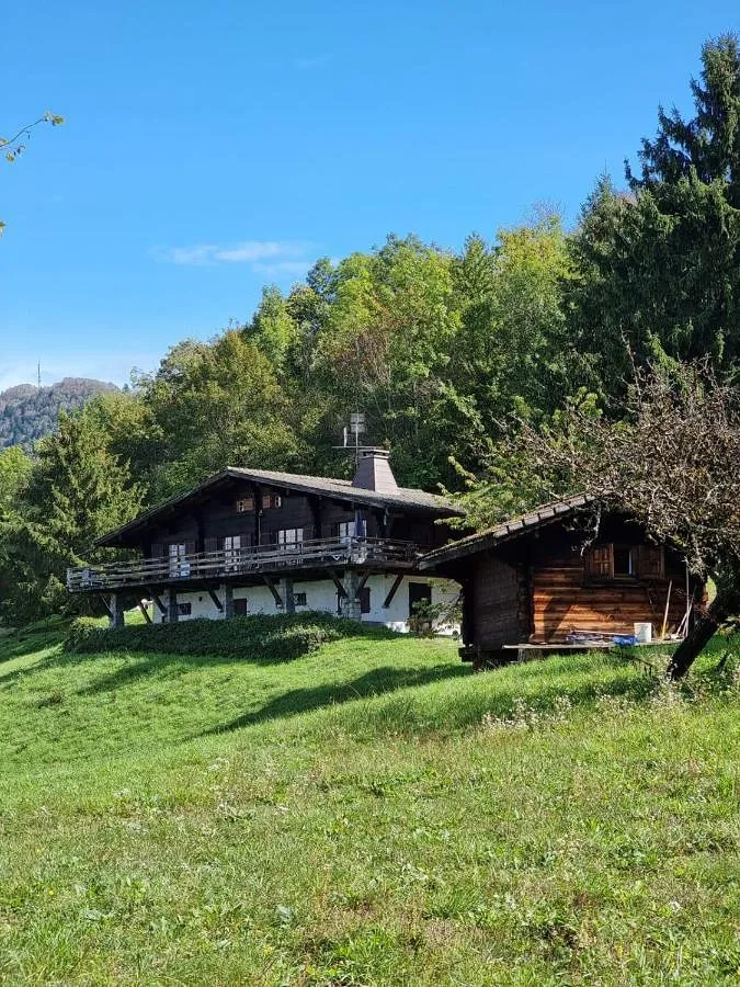 Casa rural para 18 personas, con vistas además de vistas al lago y jardín - 1