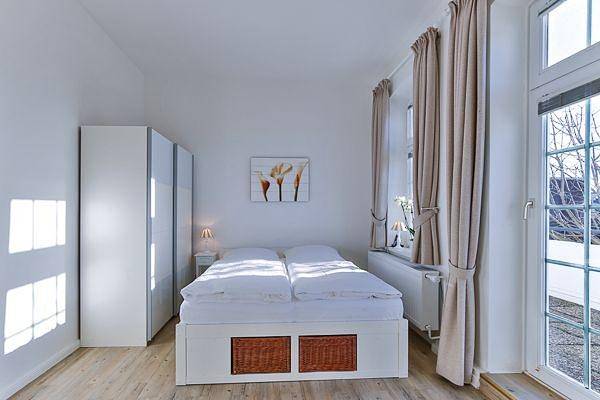 Ganze Ferienwohnung, Appartement 5 mit Südbalkon in strandnaher Lage - Bäderstil-Villa in Wenningstedt/Sylt in Wenningstedt, Sylt
