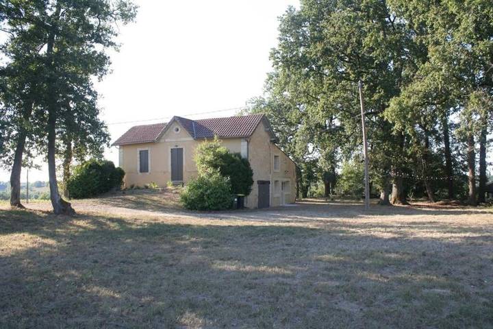 Gîte pour 8 personnes, avec jardin et vue à Saint-Genès-de-Castillon