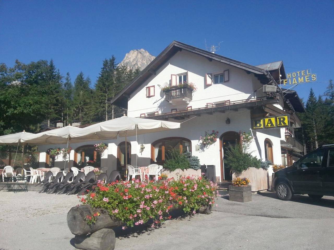 Single Room with Bathroom in Cortina d'Ampezzo, Dolomiti Superski