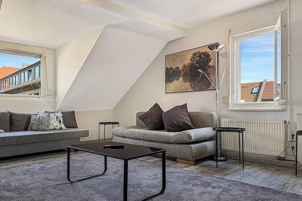 Ganze Wohnung, Zentrales Nürtingen Penthouse – 14 Pers., Zentrales Penthouse Nürtingen für 14 Pers in Nürtingen, Landkreis Esslingen