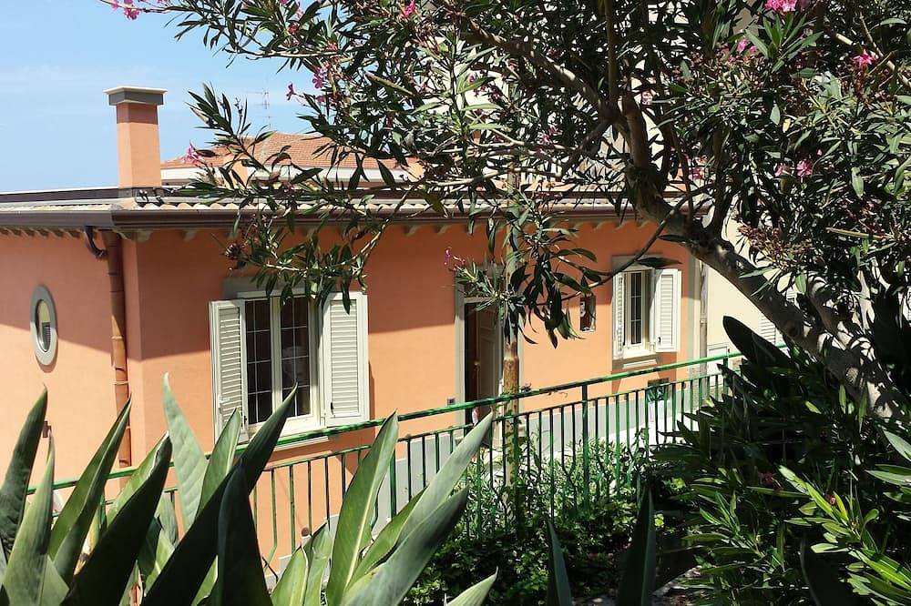 Sicily Sea House 50 Meters From the Sandy Beach of Gioiosa Marea in Gioiosa Marea, Messina Province