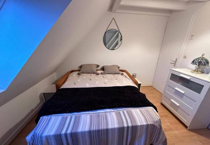 Location de vacances pour 4 personnes, avec jardin et vue ainsi que terrasse et piscine dans Plage de la Govelle - 3