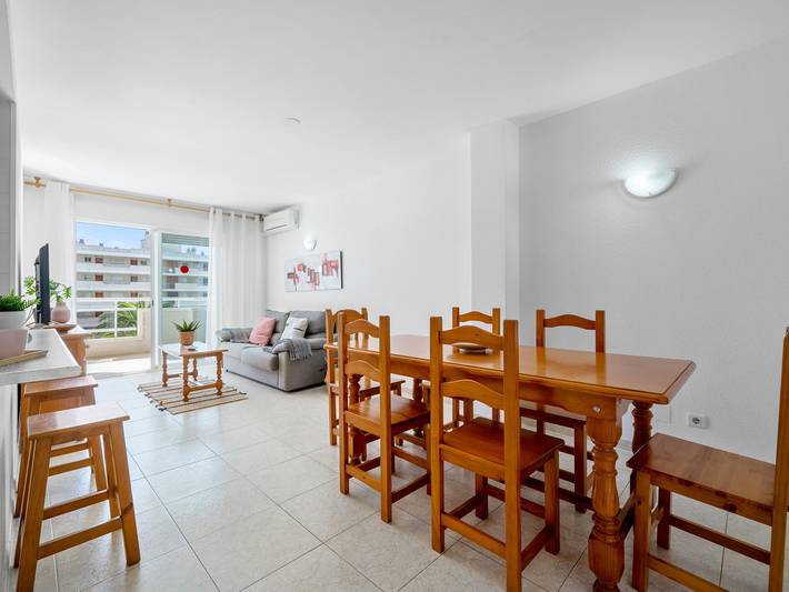 Gîte pour 6 personnes, avec piscine et bassin pour enfant ainsi que terrasse et jardin dans La Pineda - 2