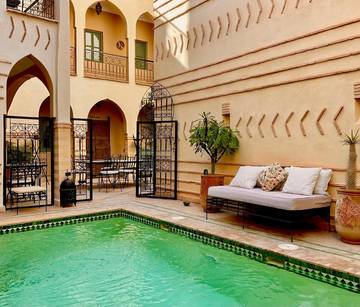 Gîte pour 2 personnes, avec piscine et bassin pour enfant ainsi que balcon et vue à Taroudant