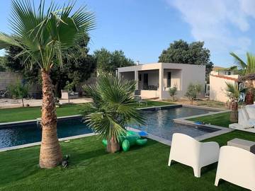 Gîte pour 2 personnes, avec jardin et piscine à Flaux