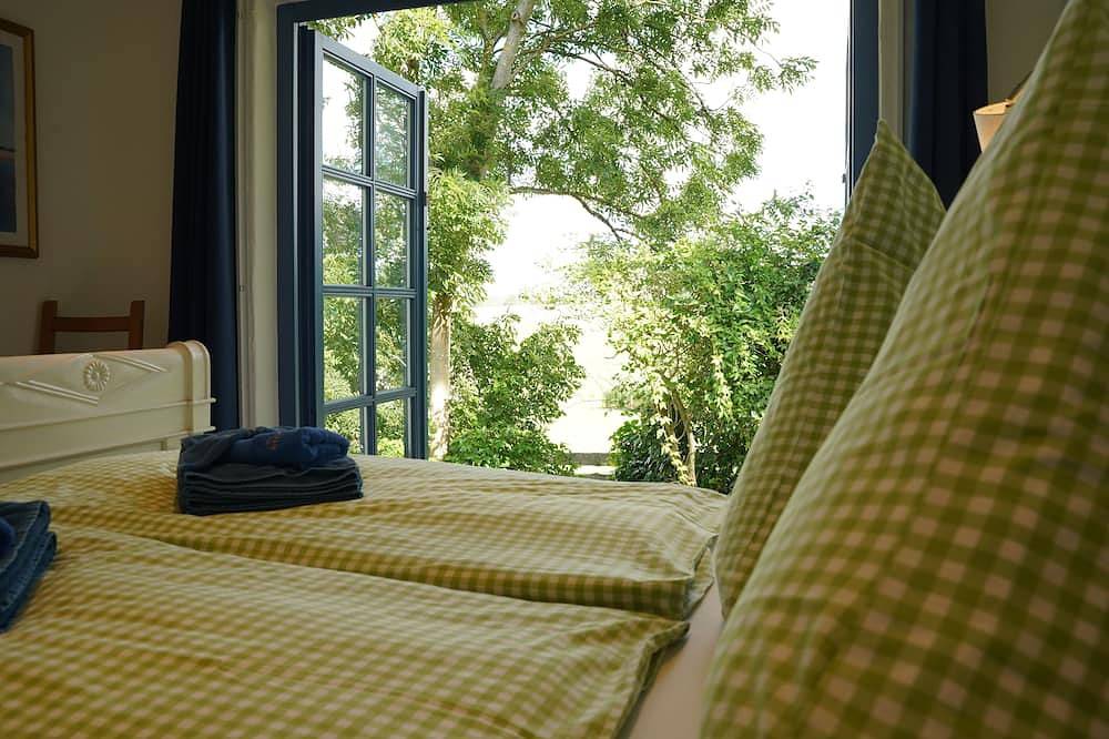 Landhaus Stettiner Haff, hermosa casa de madera de 5 * con sauna y chimenea in Neverow, Dargen