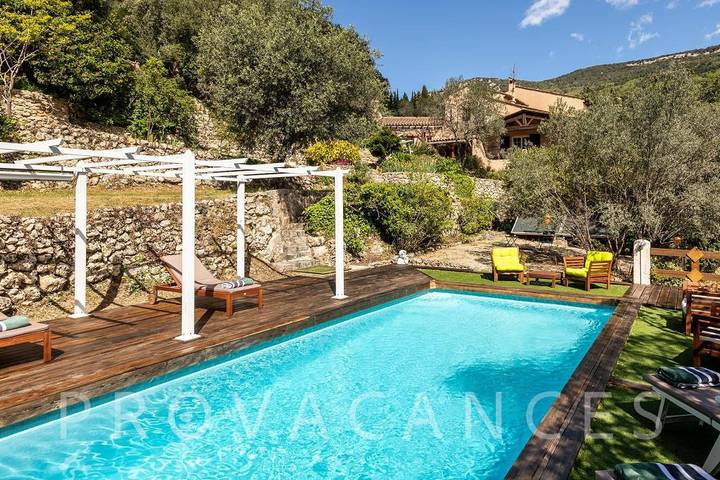 Villa for 10 personer, med Balkon/Terrasse og Have samt Pool i Bargemon
