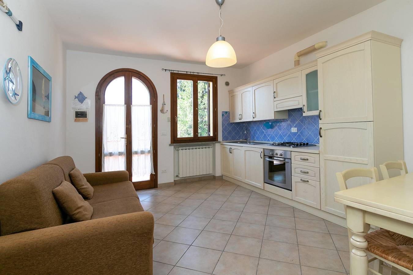 Ganze Wohnung, Ferienwohnung "Bilocale Canaiolo" mit Terrasse, Gemeinschaftspool und Wlan in Suvereto, Etruskische Küste