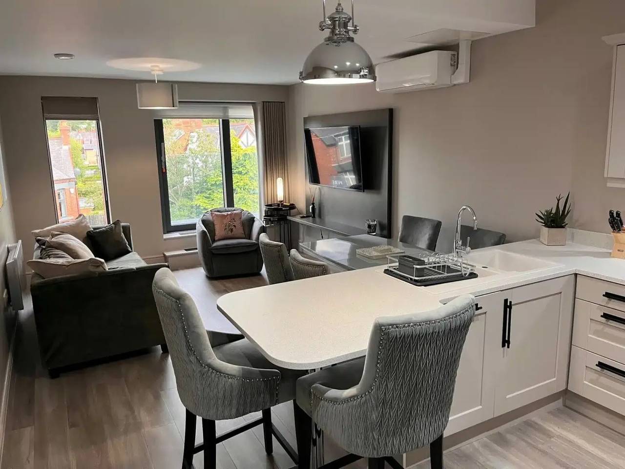 Ganze Ferienwohnung, Sleeps 4 with Balcony in Belfast, Grafschaft Antrim