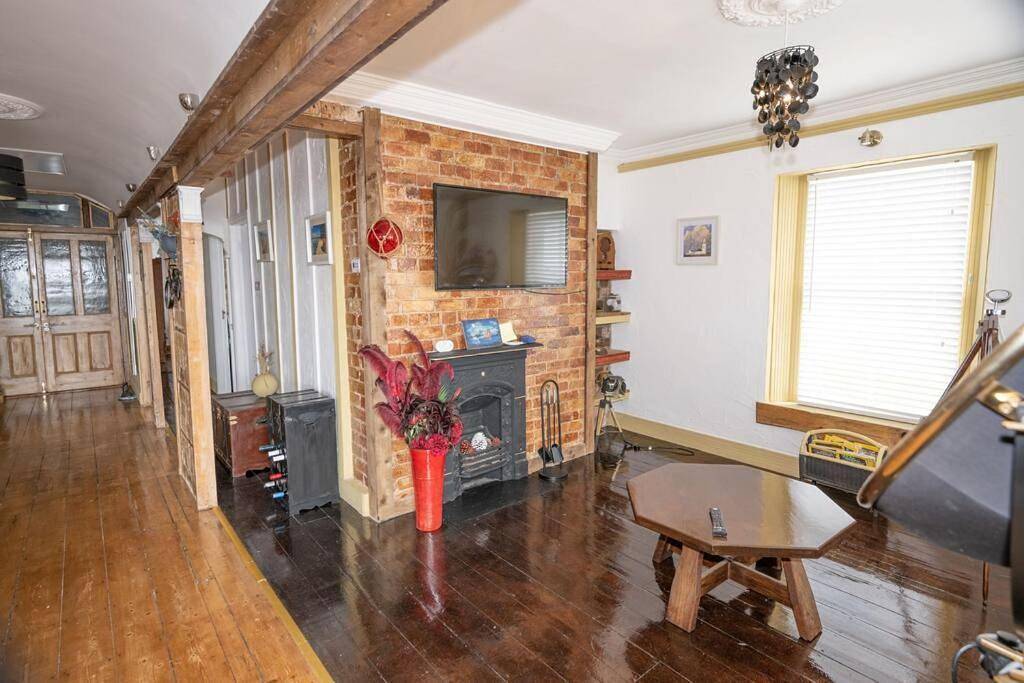 Apartamento vacacional entero, Sleeps 6 - 100mfrombeach - Ocean View Balcony in Youghal, Munster