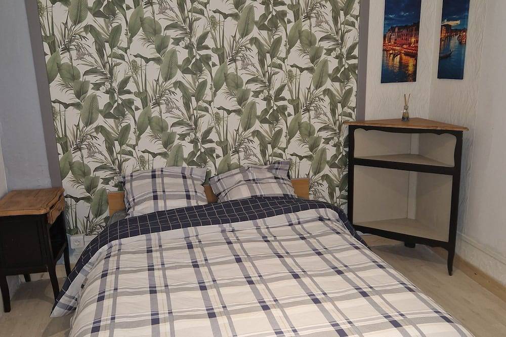 Apartamento entero, Small furnished apartment close to shops and tourist attractions  in Dole (Jura), Jura